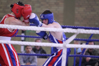 MOL w boksie - Puławy 2012 Karol Judin (KS Paco ) vs Bartosz Czernikarz