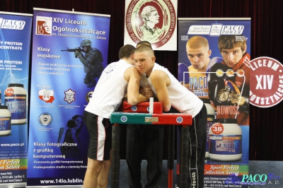 Armwrestling w XIV LO: Kategoria open mężczyzn lewa ręka