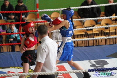 MOL Chełm 2013 :  Małgorzata Choma (Mechanik Włodawa) - Alina Szyszko (Boks Lublin)