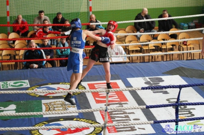 MOL Chełm 2013 :  Małgorzata Choma (Mechanik Włodawa) - Alina Szyszko (Boks Lublin)