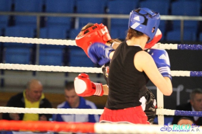 XIII MP Seniorek w Boksie Mikołajska Anna BSB Astoria Bydgoszcz vs Sibiga Klaudia Ring Sikorski ST.Wola I AB