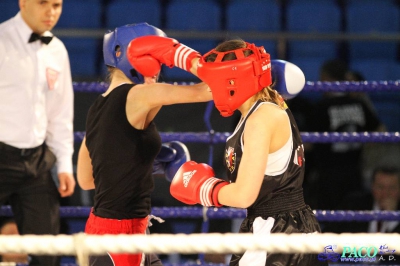 XIII MP Seniorek w Boksie Mikołajska Anna BSB Astoria Bydgoszcz vs Sibiga Klaudia Ring Sikorski ST.Wola I AB