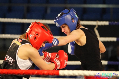 XIII MP Seniorek w Boksie Mikołajska Anna BSB Astoria Bydgoszcz vs Sibiga Klaudia Ring Sikorski ST.Wola I AB