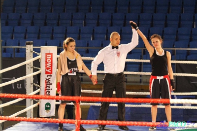 XIII MP Seniorek w Boksie Mikołajska Anna BSB Astoria Bydgoszcz vs Sibiga Klaudia Ring Sikorski ST.Wola I AB