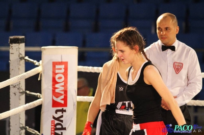 XIII MP Seniorek w Boksie Mikołajska Anna BSB Astoria Bydgoszcz vs Sibiga Klaudia Ring Sikorski ST.Wola I AB