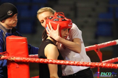 XIII MP Seniorek w Boksie Drabik Sandra Kick Boxing Kielce vs Cieslik Katarzyna DKB Dabrowa Górnicza 3:0