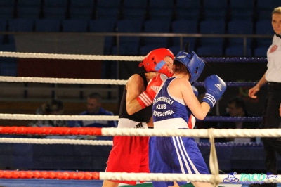 XIII MP Seniorek w Boksie Drabik Sandra Kick Boxing Kielce vs Cieslik Katarzyna DKB Dabrowa Górnicza 3:0