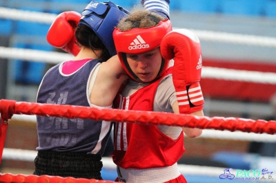 XIII MP Seniorek w Boksie ćwierćfinał kat. 48 kg: Agnieszka Słomska (Broń Radom) - Małgorzata Choma (Mechanik Włodawa)