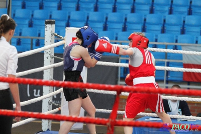 XIII MP Seniorek w Boksie ćwierćfinał kat. 48 kg: Agnieszka Słomska (Broń Radom) - Małgorzata Choma (Mechanik Włodawa)