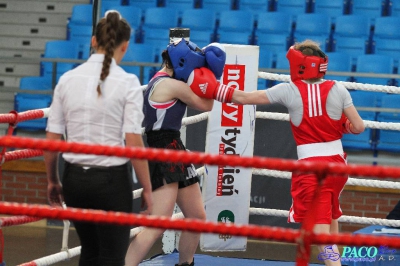 XIII MP Seniorek w Boksie ćwierćfinał kat. 48 kg: Agnieszka Słomska (Broń Radom) - Małgorzata Choma (Mechanik Włodawa)