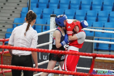 XIII MP Seniorek w Boksie ćwierćfinał kat. 48 kg: Agnieszka Słomska (Broń Radom) - Małgorzata Choma (Mechanik Włodawa)