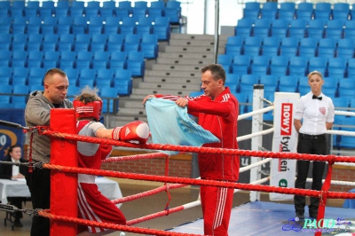 XIII MP Seniorek w Boksie ćwierćfinał kat. 48 kg: Agnieszka Słomska (Broń Radom) - Małgorzata Choma (Mechanik Włodawa)