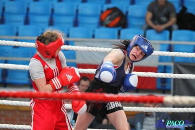 XIII MP Seniorek w Boksie ćwierćfinał kat. 48 kg: Agnieszka Słomska (Broń Radom) - Małgorzata Choma (Mechanik Włodawa)