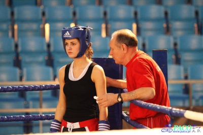  Półfinały 13. Mistrzostw Polski Kobiet w Boksie kategoria 51 kg: Żaneta Cieśla (UKS Kontra Elbląg) - Klaudia Sibiga (Ring Stalowa Wola) RSC 4