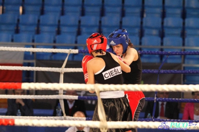  Półfinały 13. Mistrzostw Polski Kobiet w Boksie kategoria 51 kg: Żaneta Cieśla (UKS Kontra Elbląg) - Klaudia Sibiga (Ring Stalowa Wola) RSC 4