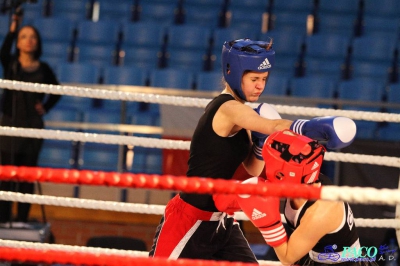  Półfinały 13. Mistrzostw Polski Kobiet w Boksie kategoria 51 kg: Żaneta Cieśla (UKS Kontra Elbląg) - Klaudia Sibiga (Ring Stalowa Wola) RSC 4