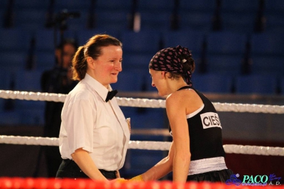  Półfinały 13. Mistrzostw Polski Kobiet w Boksie kategoria 51 kg: Żaneta Cieśla (UKS Kontra Elbląg) - Klaudia Sibiga (Ring Stalowa Wola) RSC 4