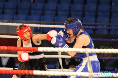 Półfinały 13. Mistrzostw Polski Kobiet w Boksie kategoria 57 kg: Sandra Kruk (UKS Kontra Elbląg) - Aleksandra Banak (Polonia Leszno) RSC 4