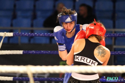 Półfinały 13. Mistrzostw Polski Kobiet w Boksie kategoria 57 kg: Sandra Kruk (UKS Kontra Elbląg) - Aleksandra Banak (Polonia Leszno) RSC 4