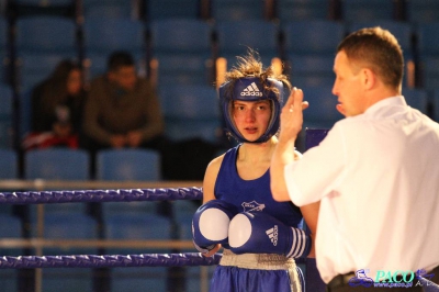 Półfinały 13. Mistrzostw Polski Kobiet w Boksie kategoria 57 kg: Sandra Kruk (UKS Kontra Elbląg) - Aleksandra Banak (Polonia Leszno) RSC 4