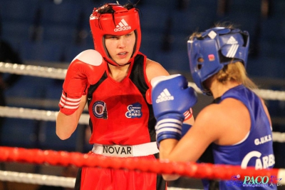 Półfinały 13. Mistrzostw Polski Kobiet w Boksie kategoria 57 kg: Jadwiga Stańczak (GUKS Carbo Gliwice) - Sylwia Pel (GUKS Carbo Gliwice) 3:0