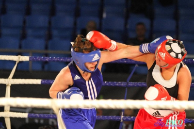 Półfinały 13. Mistrzostw Polski Kobiet w Boksie kategoria 75 kg: Katarzyna Cichosz (Hetman Białystok) - Justyna Sroczyńska (Energetyka Lubin) 2:1