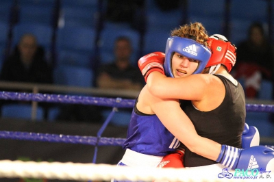 Półfinały 13. Mistrzostw Polski Kobiet w Boksie kategoria 75 kg: Katarzyna Cichosz (Hetman Białystok) - Justyna Sroczyńska (Energetyka Lubin) 2:1