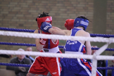 MOL w boksie - Puławy 2012 Karol Judin (KS Paco ) vs Bartosz Czernikarz