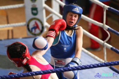 MOL Chełm 2013 :  Małgorzata Choma (Mechanik Włodawa) - Alina Szyszko (Boks Lublin)