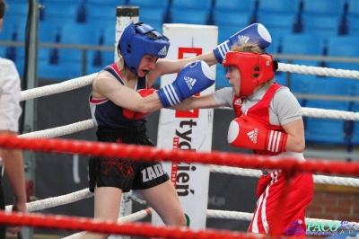 XIII MP Seniorek w Boksie ćwierćfinał kat. 48 kg: Agnieszka Słomska (Broń Radom) - Małgorzata Choma (Mechanik Włodawa)