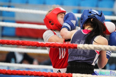 XIII MP Seniorek w Boksie ćwierćfinał kat. 48 kg: Agnieszka Słomska (Broń Radom) - Małgorzata Choma (Mechanik Włodawa)