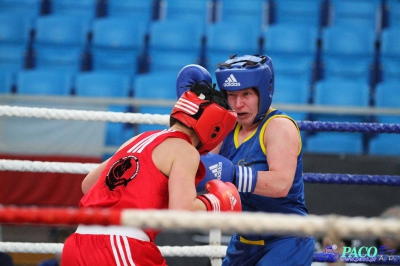 13. Mistrzostwa Polski Kobiet w Boksie - półfinał kat. 69 kg: Natalia Holińska (Skorpion Szczecin) - Ewa Gawenda (Carbo Gliwice) 3:0