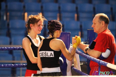  Półfinały 13. Mistrzostw Polski Kobiet w Boksie kategoria 51 kg: Żaneta Cieśla (UKS Kontra Elbląg) - Klaudia Sibiga (Ring Stalowa Wola) RSC 4