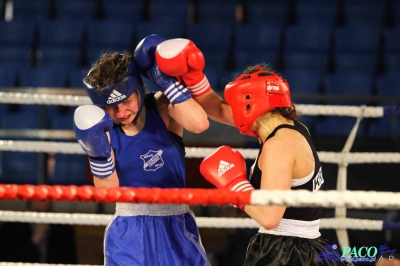 Półfinały 13. Mistrzostw Polski Kobiet w Boksie kategoria 57 kg: Sandra Kruk (UKS Kontra Elbląg) - Aleksandra Banak (Polonia Leszno) RSC 4