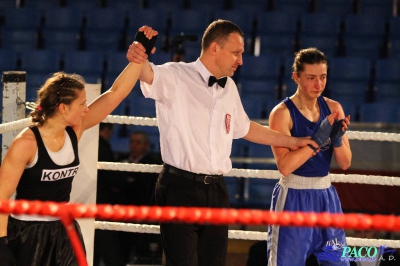 Półfinały 13. Mistrzostw Polski Kobiet w Boksie kategoria 57 kg: Sandra Kruk (UKS Kontra Elbląg) - Aleksandra Banak (Polonia Leszno) RSC 4