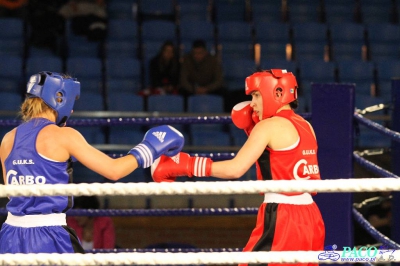 Półfinały 13. Mistrzostw Polski Kobiet w Boksie kategoria 57 kg: Jadwiga Stańczak (GUKS Carbo Gliwice) - Sylwia Pel (GUKS Carbo Gliwice) 3:0