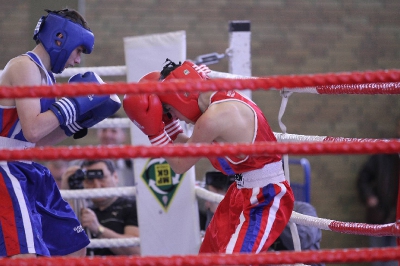 MOL w boksie - Puławy 2012 Karol Judin (KS Paco ) vs Bartosz Czernikarz