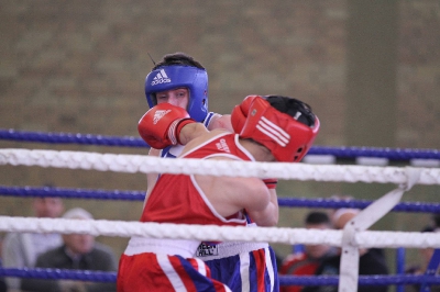 MOL w boksie - Puławy 2012 Karol Judin (KS Paco ) vs Bartosz Czernikarz