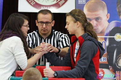 I Zawody w Armwrestlingu uczniów XIV LO: Open kobiet prawa ręka