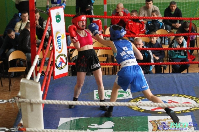 MOL Chełm 2013 :  Małgorzata Choma (Mechanik Włodawa) - Alina Szyszko (Boks Lublin)