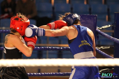 Półfinały 13. Mistrzostw Polski Kobiet w Boksie kategoria 57 kg: Sandra Kruk (UKS Kontra Elbląg) - Aleksandra Banak (Polonia Leszno) RSC 4