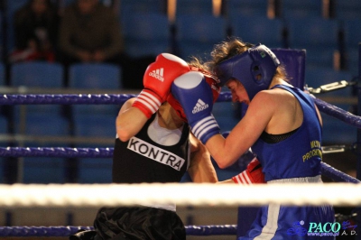 Półfinały 13. Mistrzostw Polski Kobiet w Boksie kategoria 57 kg: Sandra Kruk (UKS Kontra Elbląg) - Aleksandra Banak (Polonia Leszno) RSC 4