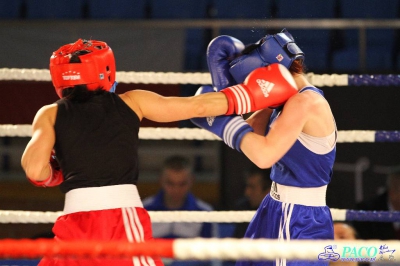 XIII MP Seniorek w Boksie Drabik Sandra Kick Boxing Kielce vs Cieslik Katarzyna DKB Dabrowa Górnicza 3:0