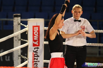 XIII MP Seniorek w Boksie Drabik Sandra Kick Boxing Kielce vs Cieslik Katarzyna DKB Dabrowa Górnicza 3:0