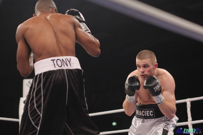 Łukasz Maciec vs Anthony Ukeh WOJAK BOXING NIGHT ZABRZE 2012