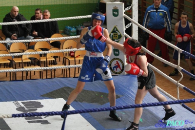 MOL Chełm 2013 :  Małgorzata Choma (Mechanik Włodawa) - Alina Szyszko (Boks Lublin)