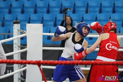 13. Mistrzostwa Polski Kobiet w Boksie - półfinał kat. 60 kg: Magdalena Wichrowska (Carbo Gliwice) - Dorota Kusiak (Start Gniezno) 3:0