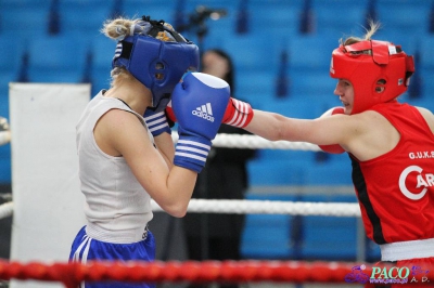 13. Mistrzostwa Polski Kobiet w Boksie - półfinał kat. 60 kg: Magdalena Wichrowska (Carbo Gliwice) - Dorota Kusiak (Start Gniezno) 3:0