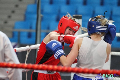 13. Mistrzostwa Polski Kobiet w Boksie - półfinał kat. 60 kg: Magdalena Wichrowska (Carbo Gliwice) - Dorota Kusiak (Start Gniezno) 3:0