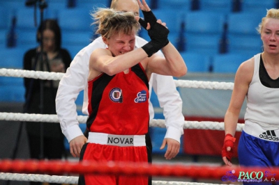 13. Mistrzostwa Polski Kobiet w Boksie - półfinał kat. 60 kg: Magdalena Wichrowska (Carbo Gliwice) - Dorota Kusiak (Start Gniezno) 3:0